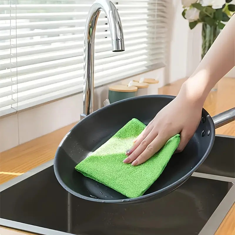 10-Piece Microfibre Cleaning Cloth Set – Only £5.00